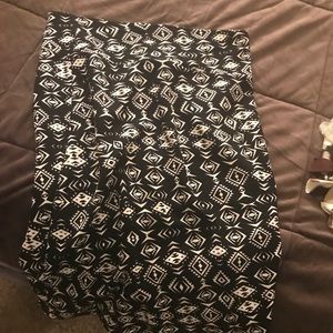 Excellent condition Lularoe Medium Cassie
